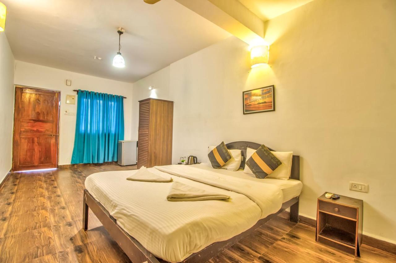 Stanleys Guest House Baga Exterior foto